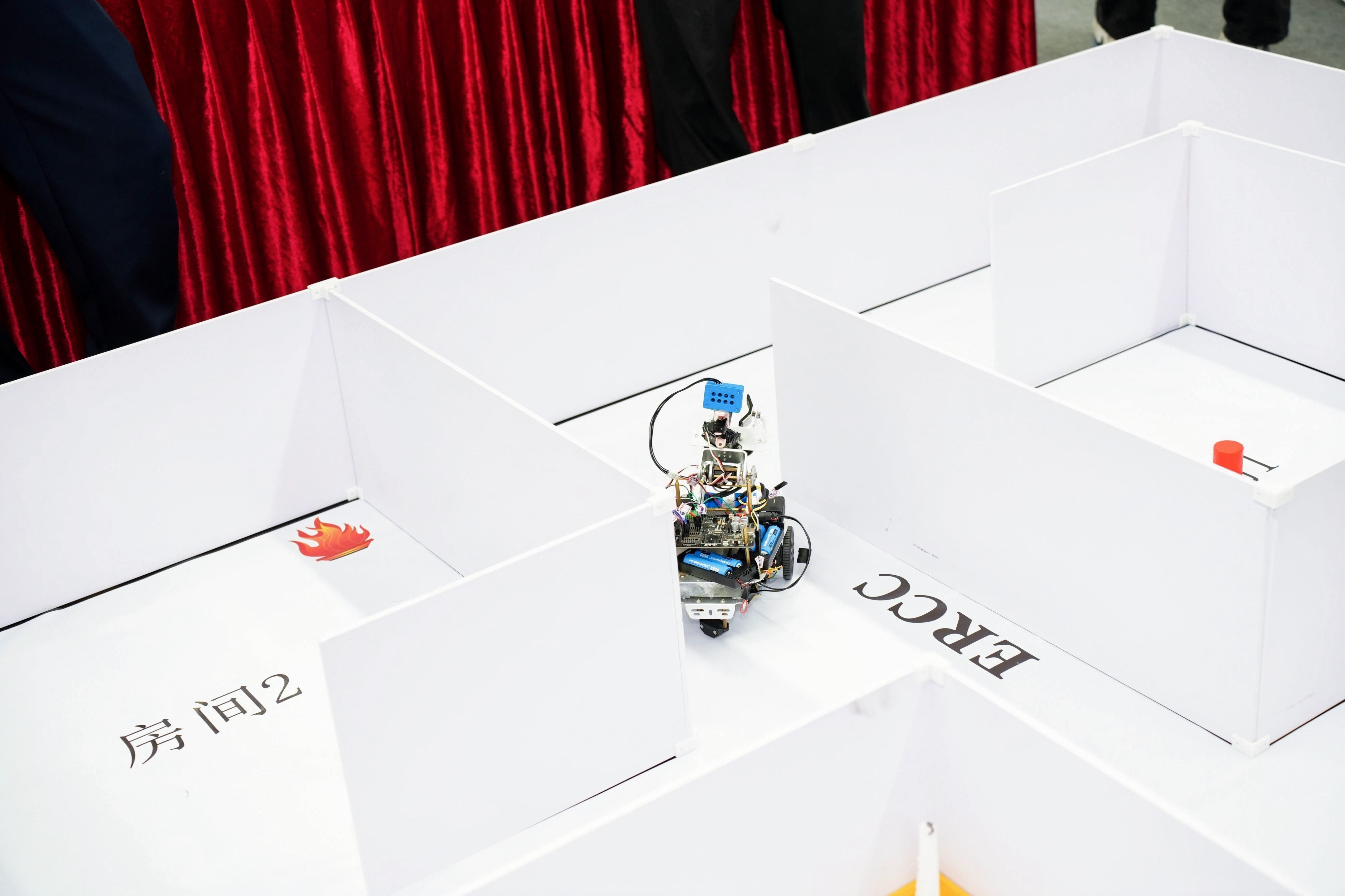《机器人灭火与救援》竞赛项目Arduino小型搜救机器人